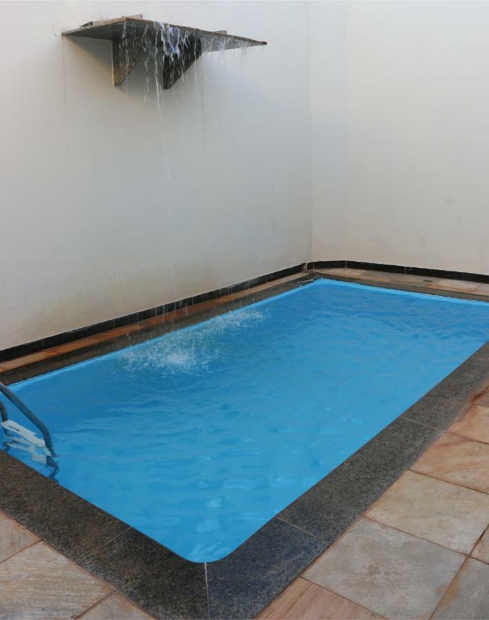 Monte Carlo Inn Montes Claros Exterior photo